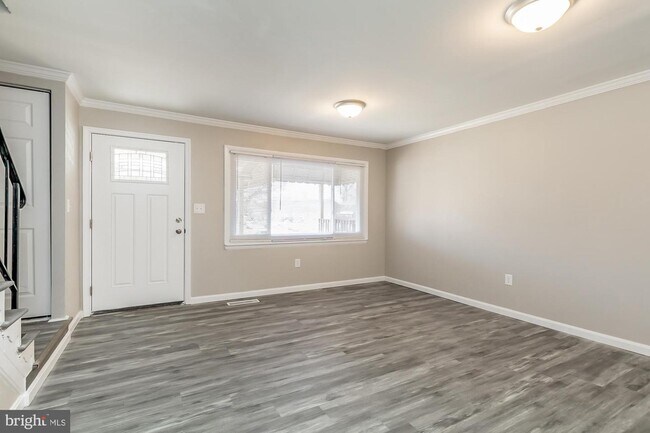 Building Photo - 702 Seawall Rd