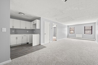 Building Photo - 20-30 Peck St