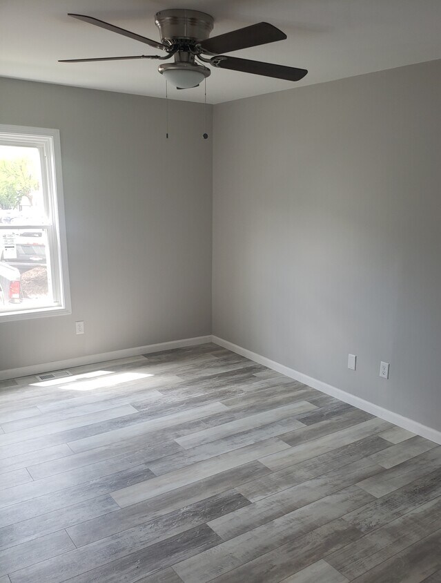 Foto del edificio - 2258 Highland Hill Dr