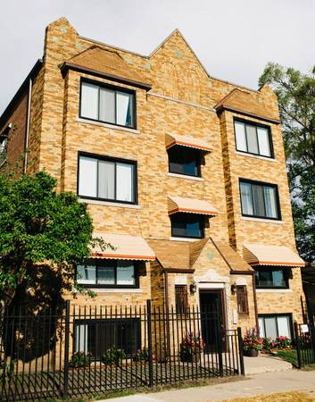 Foto principal - 17130 Birchcrest Dr