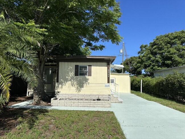 Foto del edificio - 5844 Sunshine Park Dr