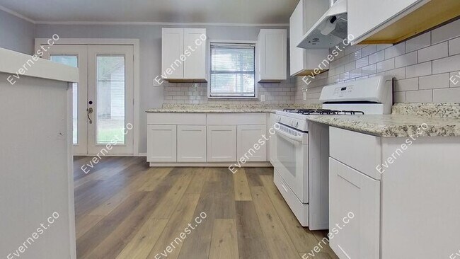 Building Photo - 543 Dawnview Ln