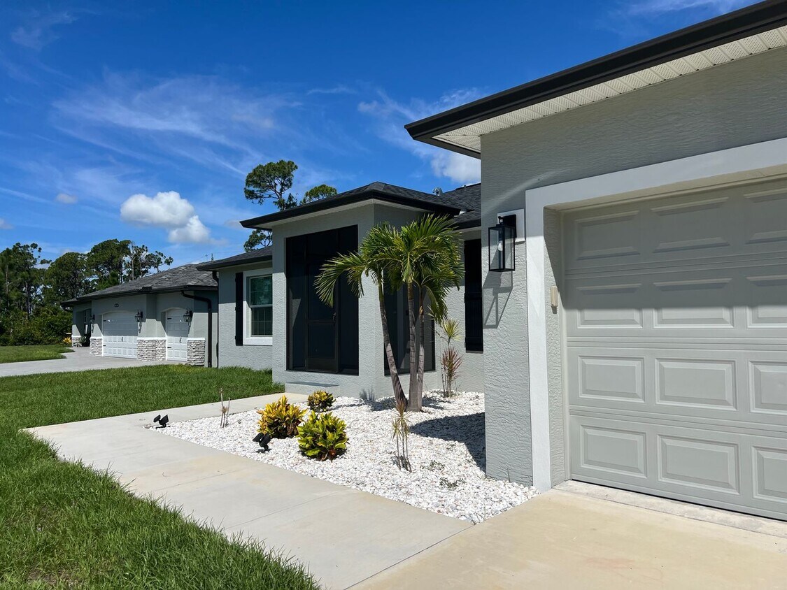 Foto principal - *Annual* Beautiful, Clean, 3 Bedroom Home ...