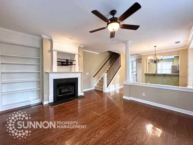 Building Photo - End-unit Townhome in Heart of South Park