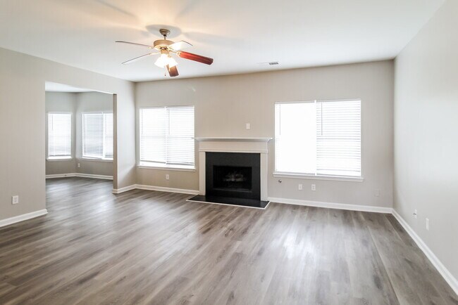 Foto del edificio - 1471 Ewing Farm Dr