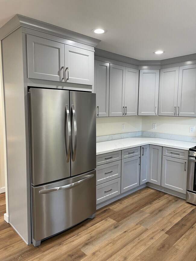 Foto del edificio - 350 Palm Ave