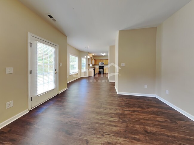 Building Photo - 661 Hay River Street