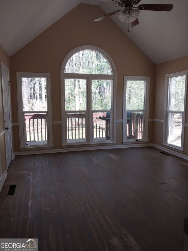 Foto del edificio - 4820 Westbourne Dr