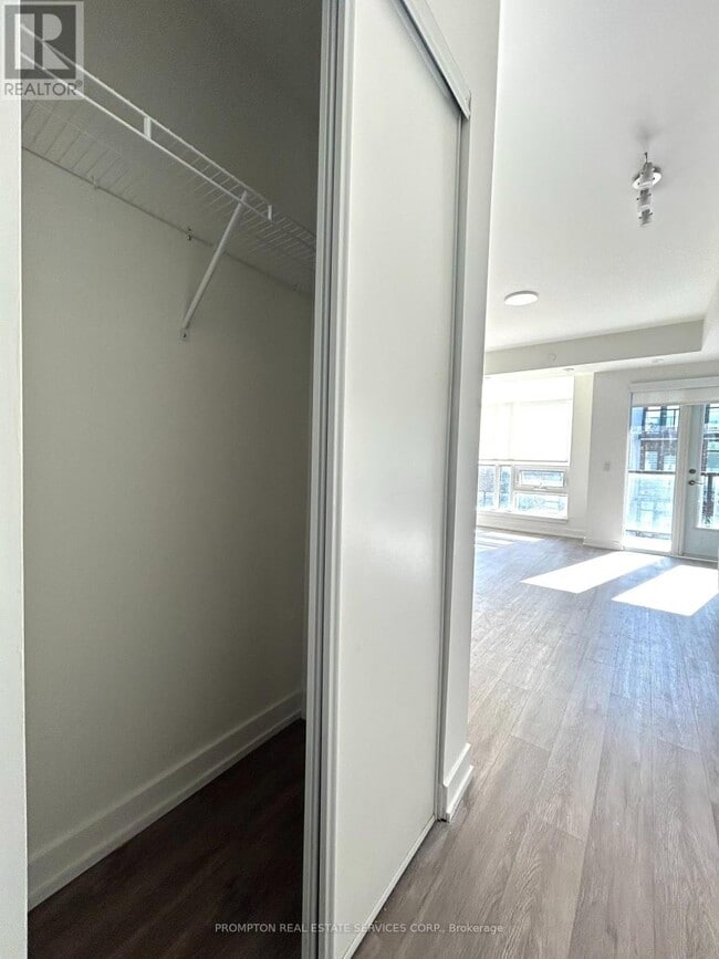 Building Photo - 871 Sheppard Ave W