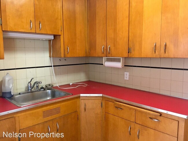 Foto del edificio - 4718 11th Ave NE