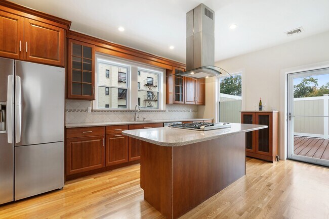 Gas range and stainless steel appliances - 102 Chatsworth Ave