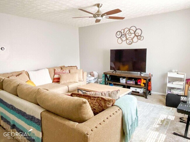 Building Photo - 5553 Strathmoor Manor Cir