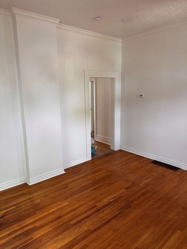 Foto del edificio - 3 Bedroom Home with 2 Car Garage