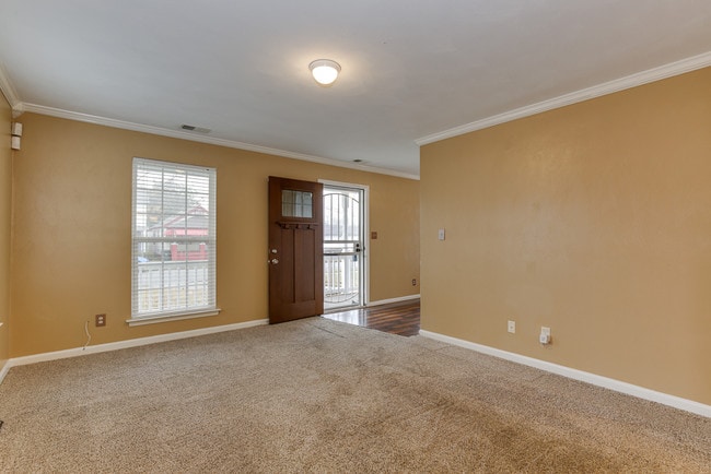 Building Photo - 754 27th St