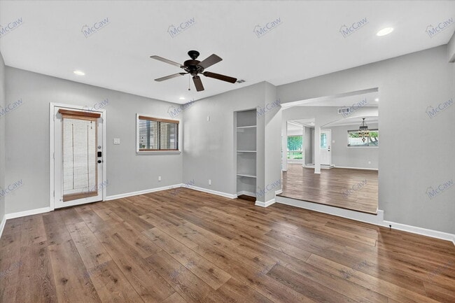 Building Photo - 3827 Clubway Ln