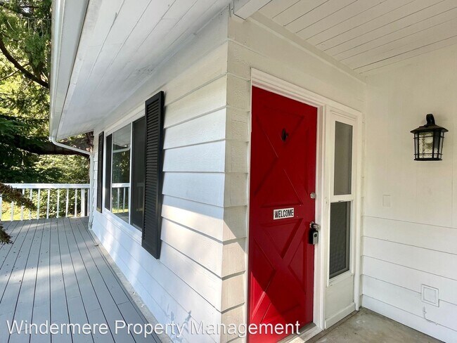 Building Photo - 3 br, 2.5 bath House - 16821 Scandia Lane NW