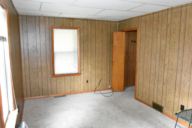 Building Photo - 718 Highland Ave