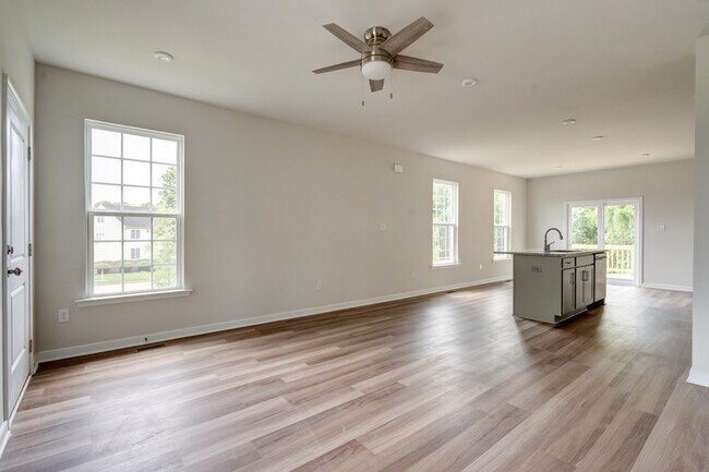 Foto del edificio - 301 Northfield Hts Ln