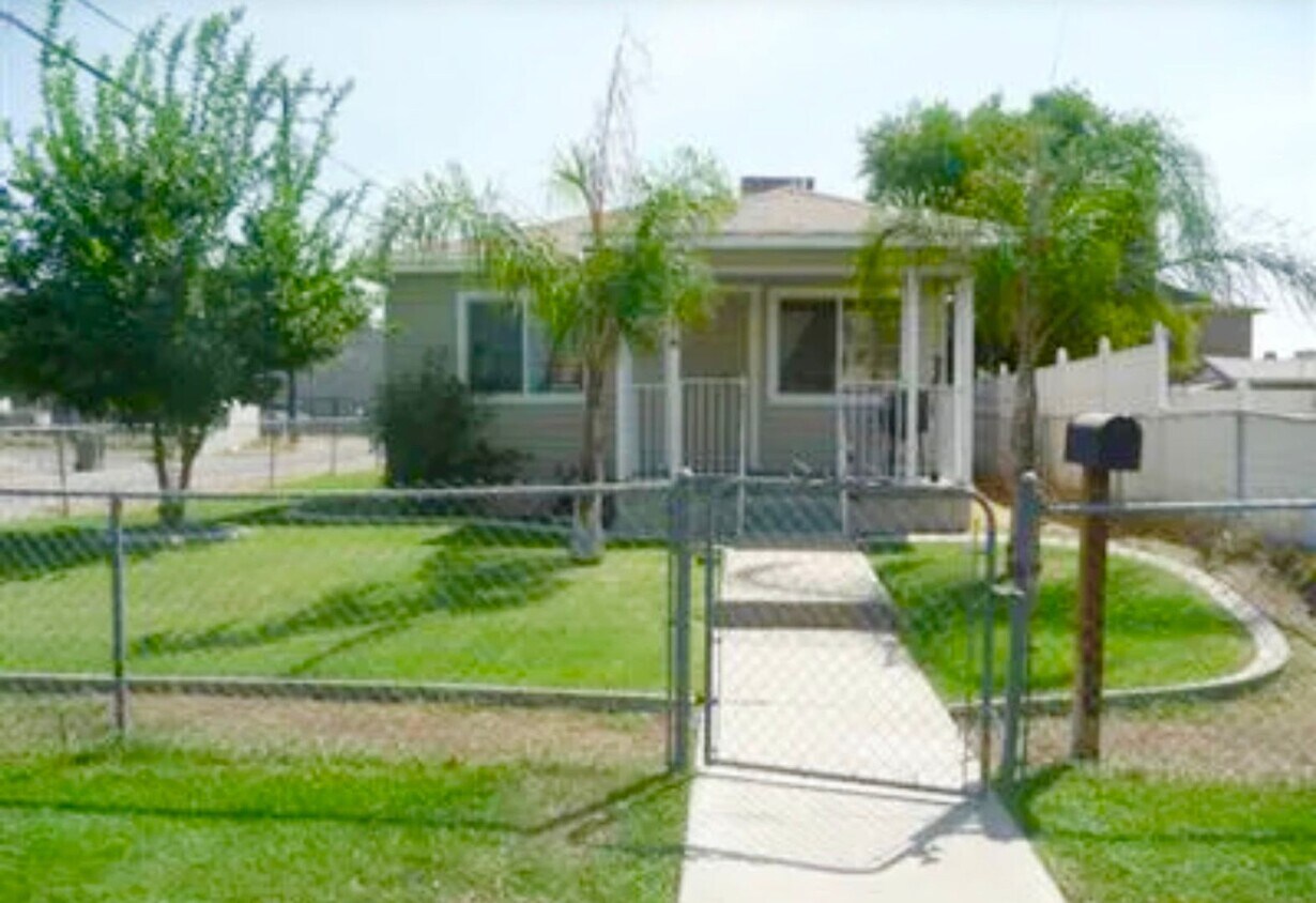 Foto principal - Cute downtown Bakersfield home for rent