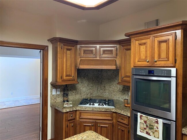 Building Photo - 107 Snowwood Ct