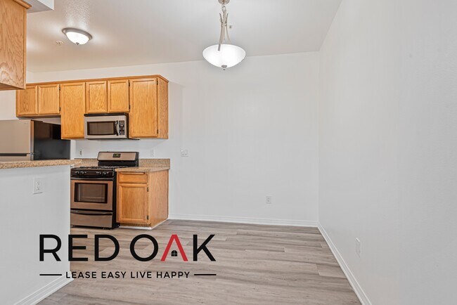 Foto del edificio - ~1 Month FREE~ Spacious, Cozy Two Bedroom ...
