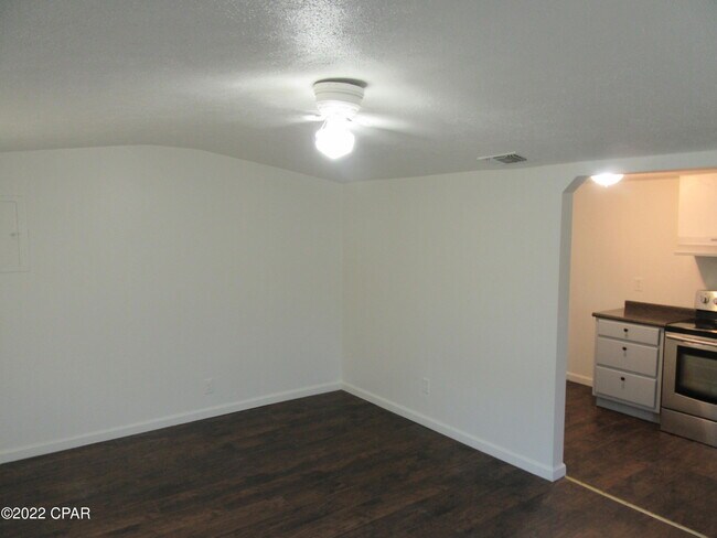 Building Photo - 237 Helen Ave