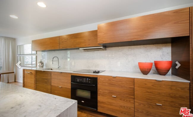 Foto del edificio - 406 N Oakhurst Dr