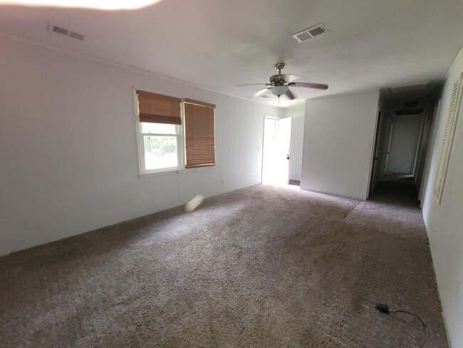 Building Photo - 25 Orangeburg Dr
