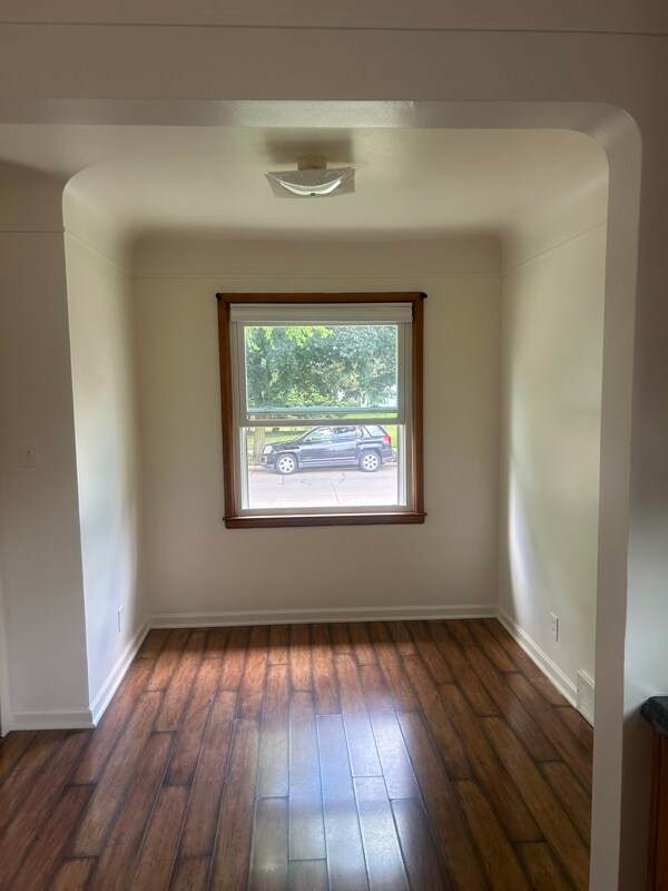 Foto del edificio - 15578 Regina Ave