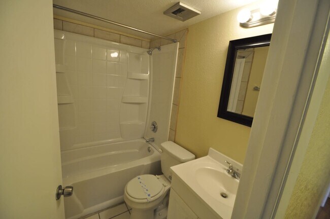 Foto del edificio - 7396 W Beryl Ave