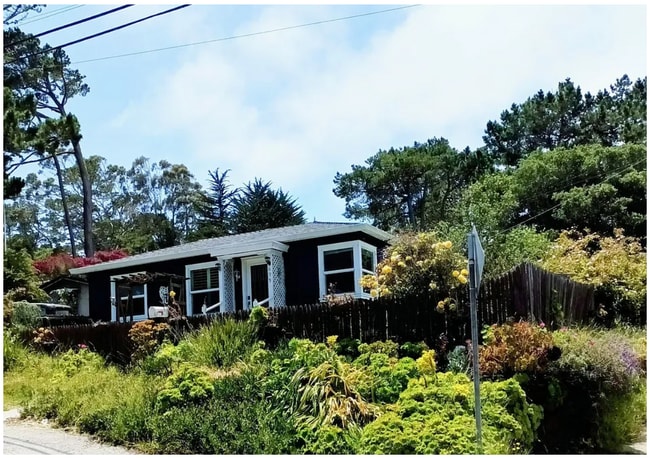 Foto del edificio - 699 Lottie St