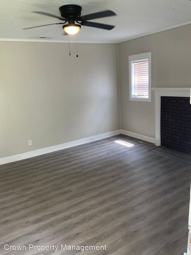Building Photo - 2 br, 1 bath House - 250 Maple St
