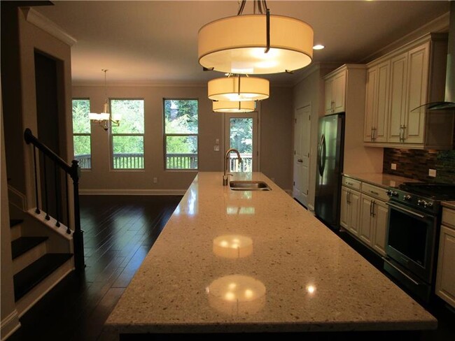 Foto del edificio - 1614 Longmoor Ln