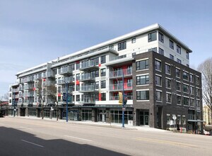 Building Photo - 3583 Kingsway