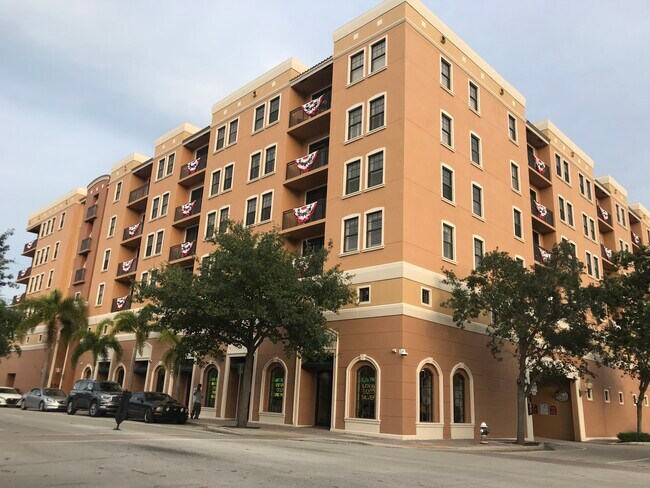 Exterior de la Avenida Lucerna - 511 Lucerne Ave