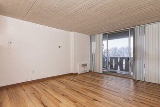 Building Photo - 200 Swanton St