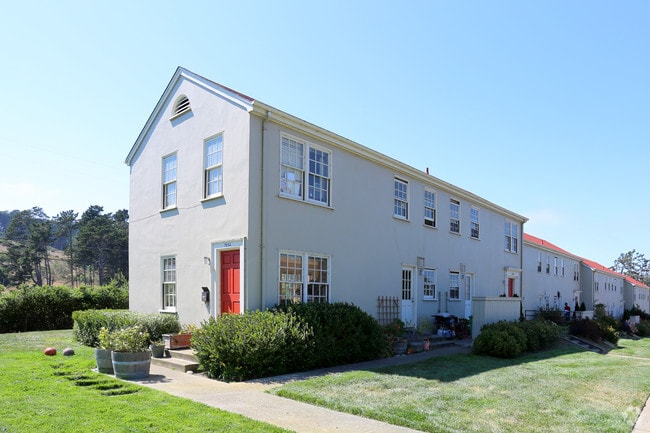 Building Photo - The Presidio Residences