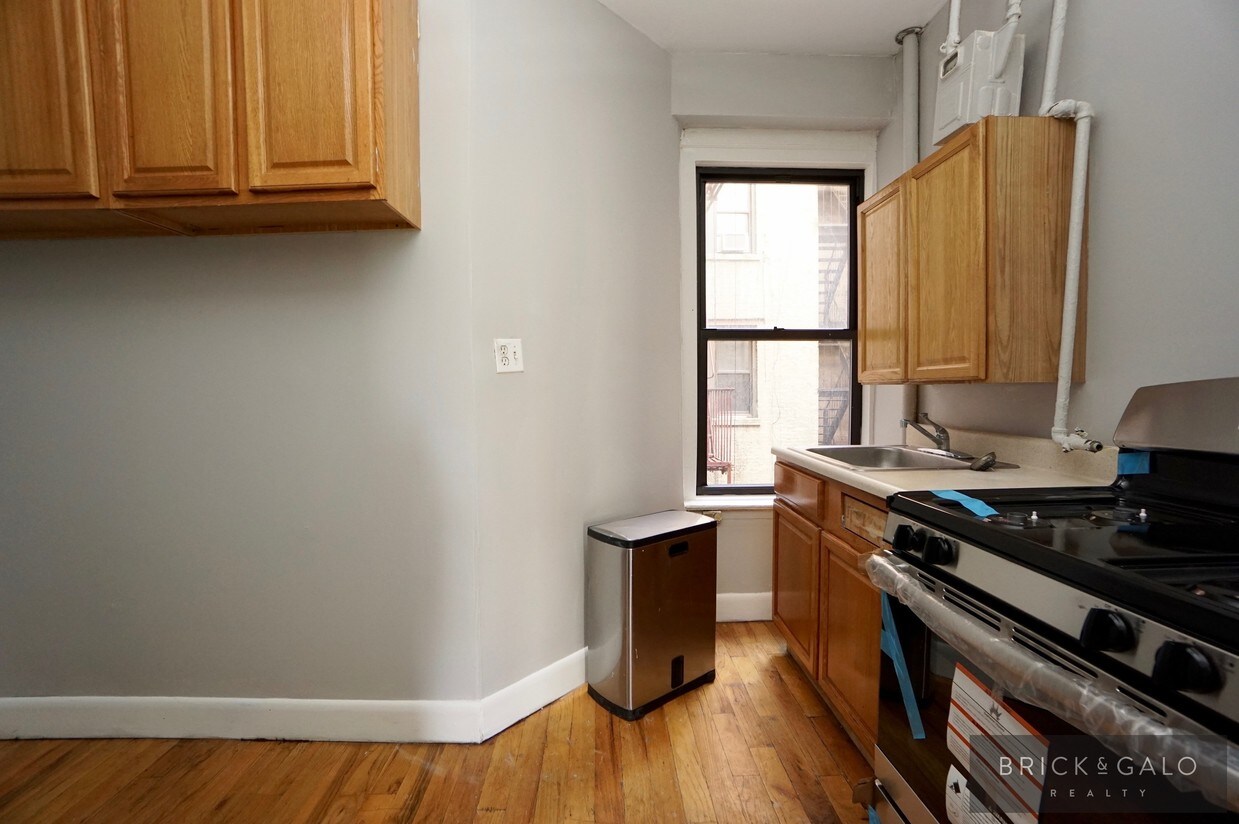 Primary Photo - 634 W 135th St