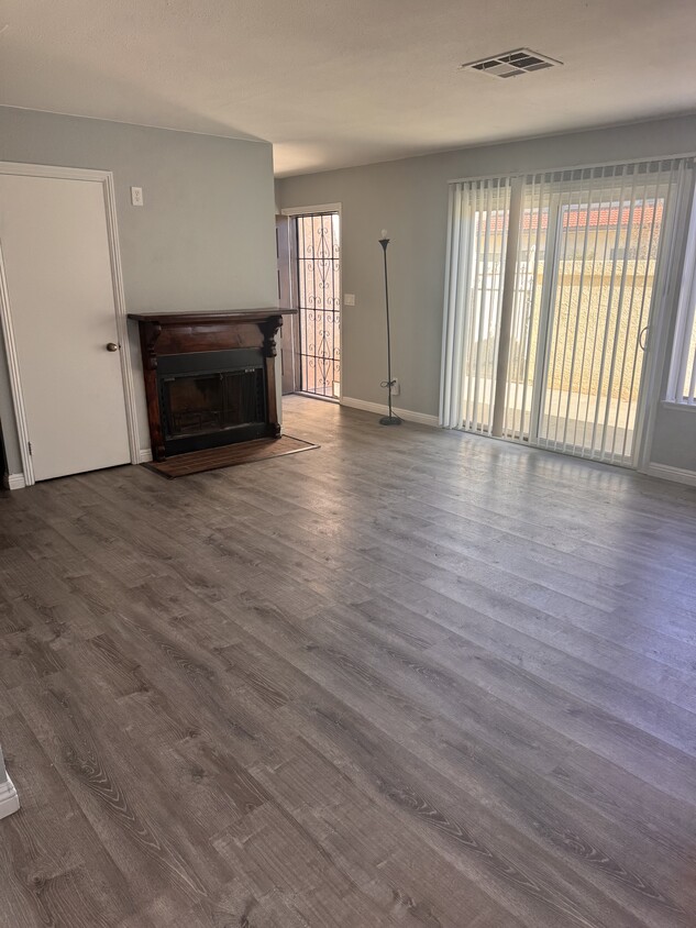 Sala de estar - 2120 El Domingo Cir