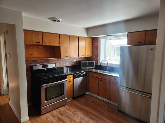Foto del edificio - 236 Chestnut Ave
