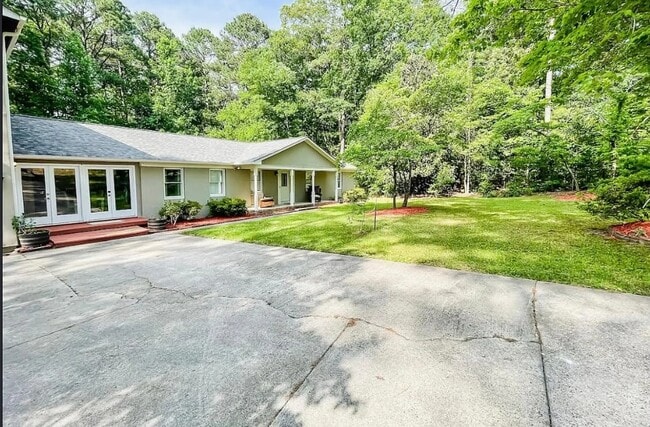 Foto del edificio - 7008 Carpenter Fire Station Rd