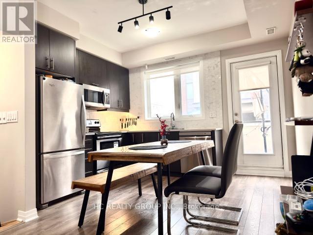 Photo du bâtiment - 80 Thomas Mulholland Dr