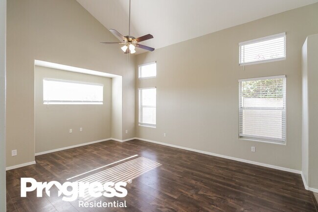 Building Photo - 2607 E Brooks St