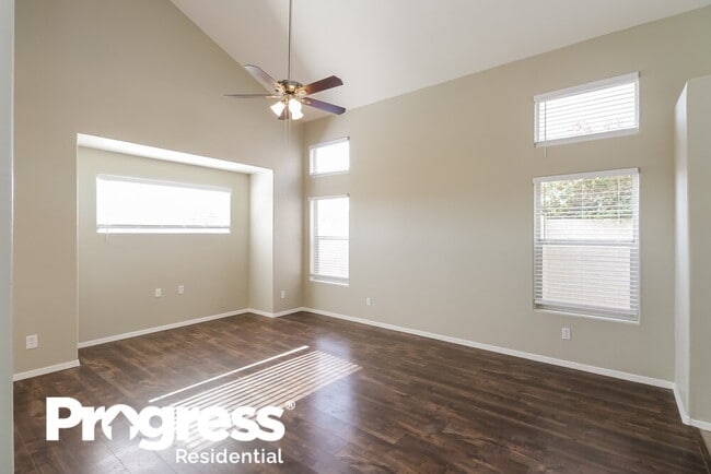 Foto del edificio - 2607 E Brooks St