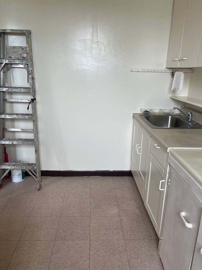 Building Photo - 470 63rd St