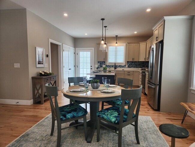 Building Photo - 57 Evergreen Dr