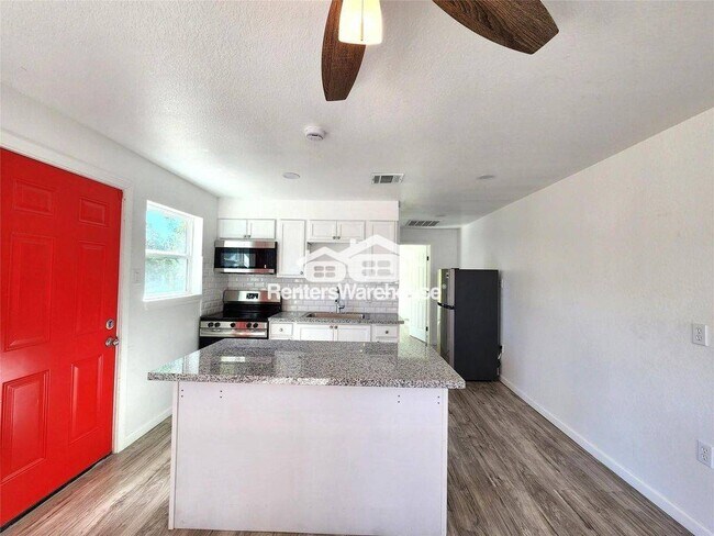 Foto del edificio - 2706 Berry St