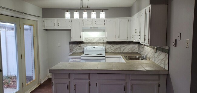 Foto del edificio - 8795 Sieloff Dr