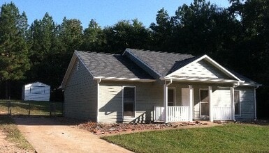 Building Photo - 174 Chestlehurst Rd