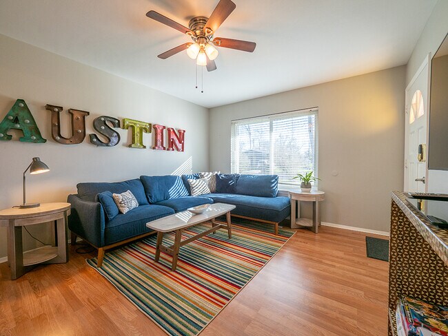 Building Photo - 2400 Devonshire Dr